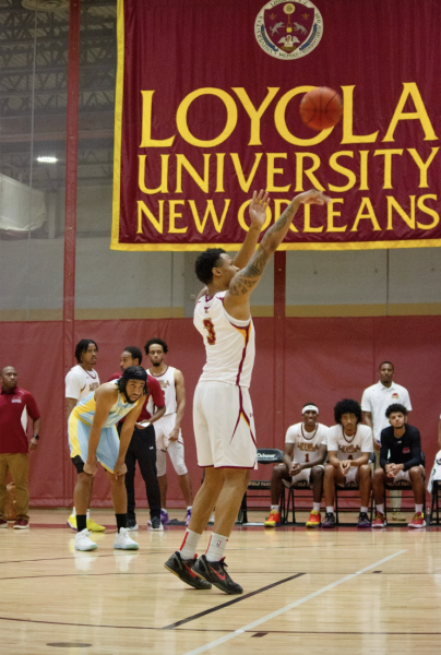 Navigation to Story: Men’s Basketball wins season opener vs. SUNO 89-71